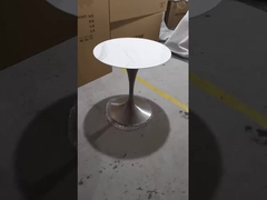 Cadeira de restaurante de madeira estofada de couro cinza sem apoios de braço